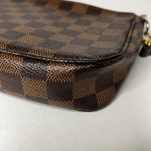 Louis Vuitton Pochette Acessoires Damier Ebene red interior - Picture 10 of 17